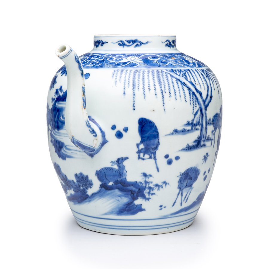 An unusual Chinese blue and white 'Deer' ewer, Transitional period