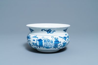 A Chinese blue and white 'antiquities' censer, 19th C.