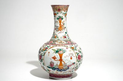 A Chinese famille rose bottle vase, Guangxu mark, 20th C.