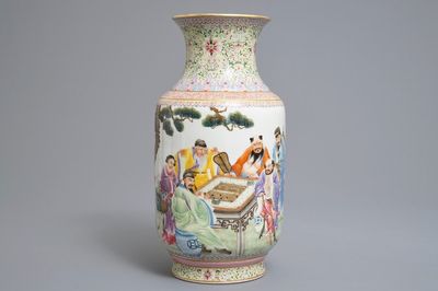 A Chinese famille rose lantern vase with go players, Qianlong mark, Republic, 20th C.