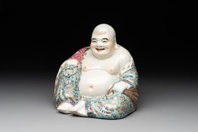 A Chinese famille rose Milefo Buddha, Xue Changseng 薛長森 mark, 20th C.