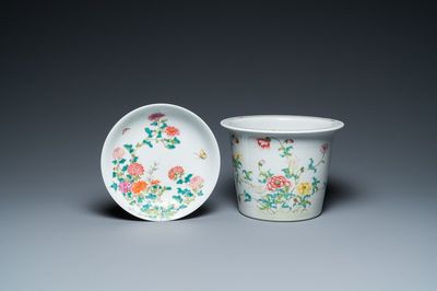 A Chinese famille rose plate and a jardinière, Yongzheng and Hongxian mark, Republic