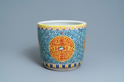 A Chinese famille rose 'Shou' jardinière, 19th C.