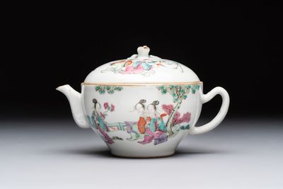A Chinese famille rose teapot with ladies in a garden, Yongzheng mark, 19th C.