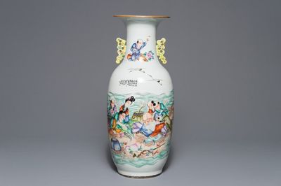 A Chinese famille rose two-sided design vase, 19/20th C.