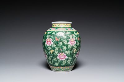 A Chinese famille rose vase with floral sprigs, 19/20th C.