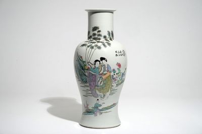 A Chinese famille rose vase with ladies in a garden, 19/20th C.