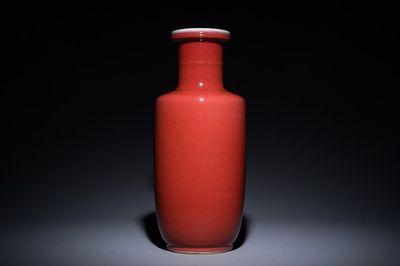 A Chinese monochrome copper-red rouleau vase, 18/19th C.