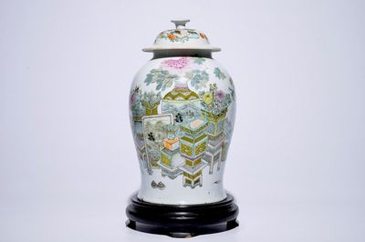 A Chinese qianjiang cai vase and cover with "100 antiquities" design, 19/20th C.