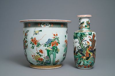 A large Chinese famille verte jardinière and a rouleau vase, 19th C.