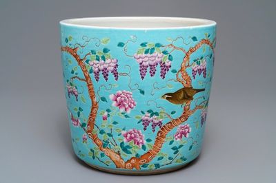 A large Chinese turquoise-ground Dayazhai-style jardinière, 19/20th C.