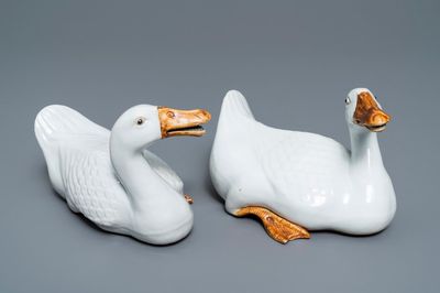 A pair of Chinese blanc de Chine models of geese, Republic, 20th C.
