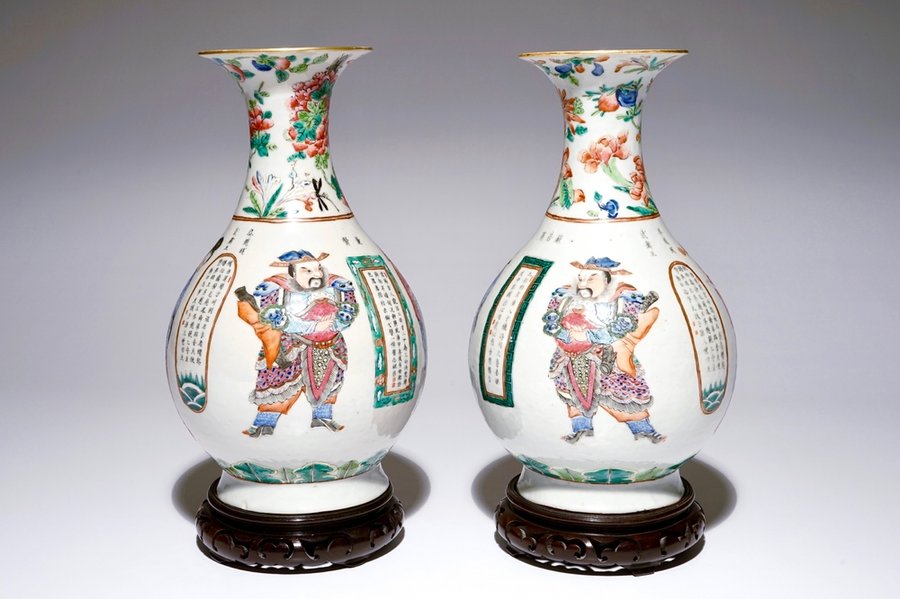 A pair of Chinese famille rose "Wu Shuang Pu" vases, 19th C.