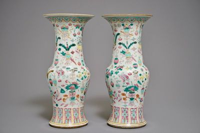 A pair of Chinese famille rose yenyen vases with design of antiquities, 19th C.