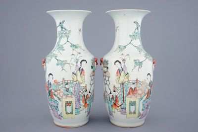 A pair of Chinese qianjiang cai vases with ladies and children, 19/20th C.
