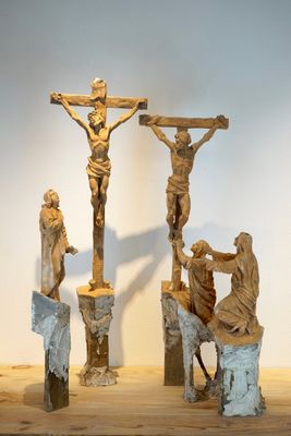 A set of five plaster figures from the retable of Caux, 19/20th C., Bruges