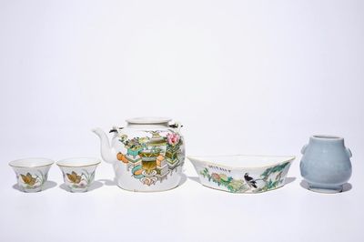 A varied collection Chinese monochrome, qianjiang cai and famille rose wares, 19/20th C.