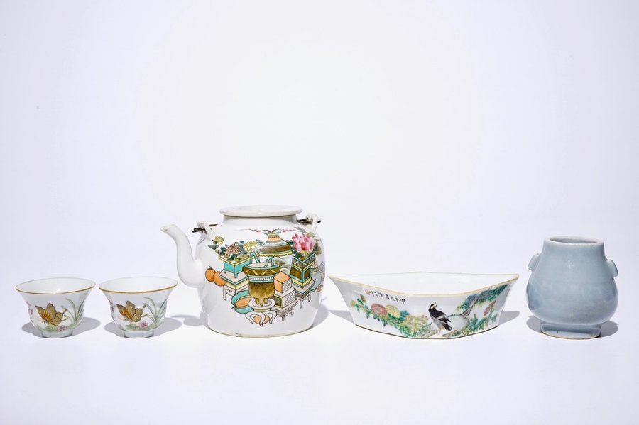 A varied collection Chinese monochrome, qianjiang cai and famille rose wares, 19/20th C.