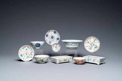 A varied collection of Chinese blue and white and famille rose porcelain, 19/20th C.