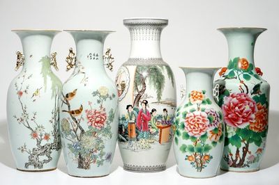 Five various Chinese famille rose vases, 19/20th C.