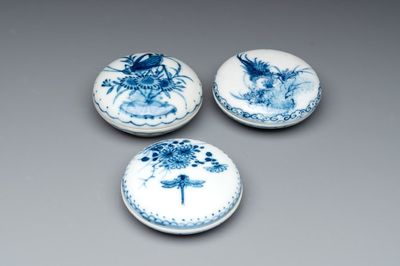 Three Chinese blue and white seal paste boxes, various marks, Republic