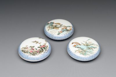 Three Chinese famille rose 'bird and flower' seal paste boxes, Qianlong mark, 20th C.