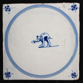 Lot de 6 carreaux en fa&iuml;ence de Delft, bleu et blanc, diff&eacute;rentes images d'animaux, 17e et 18e