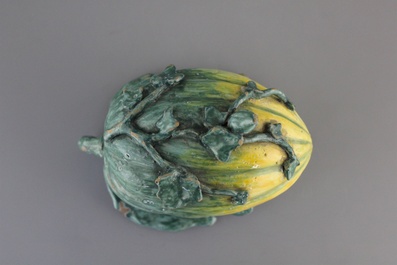 A small Dutch Delft tureen modelled after a melon, 18th C.