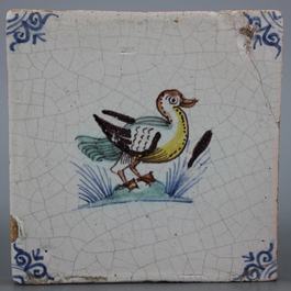 3 Delftse polychrome tegels met vogels, 17e eeuw