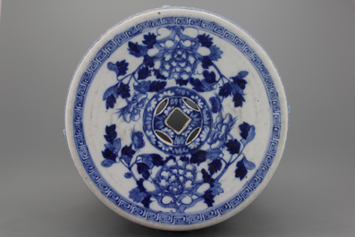 A blue and white round Chinese garden seat, 19th C.