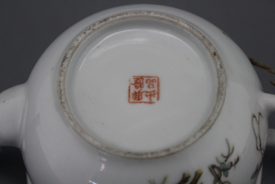 Th&eacute;i&egrave;re en porcelaine chinoise, famille rose, 19e