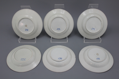 A set of 6 Chinese porcelain blue and white small deep plates, 18/19th C.