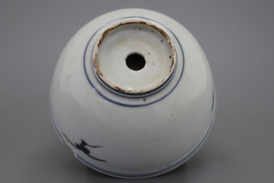 A rare blue and white late Ming hot-water bowl, 16/17th C.