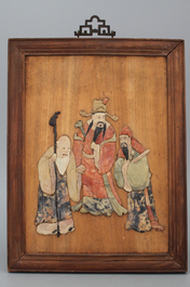 Een paar Chinese houten paneeltjes met zeepsteen versiering, ca. 1900
