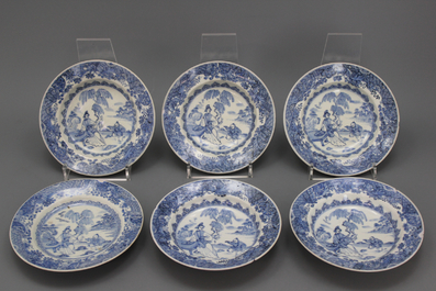 A set of 6 Chinese porcelain blue and white small deep plates, 18/19th C.