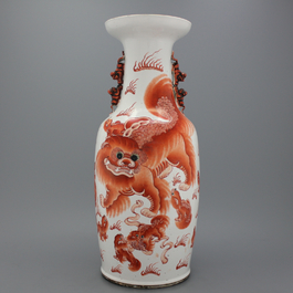 Grand vase aux chiens de foo en porcelaine de Chine, 19e