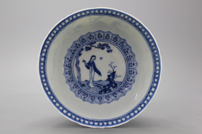 A fine Chinese porcelain blue and white bowl, 19th C.
