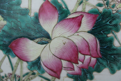 Important vase de forme hu aux canards en porcelaine de Chine, famille rose, 19e