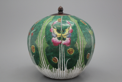 A Chinese porcelain ginger jar, 19th C.
