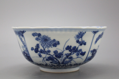 A fine Chinese porcelain blue and white bowl, 19th C. - Rob Michiels  Auctions