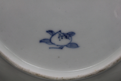 A set of 6 Chinese porcelain blue and white small deep plates, 18/19th C.