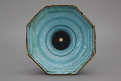 A Chinese Canton enamel candlestick, 18/19th C.