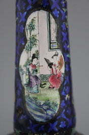 A Chinese Canton enamel candlestick, 18/19th C.