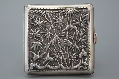 A fine Chinese silver cigarette case, 19th C.