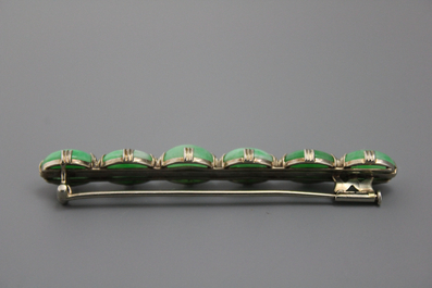 Ensemble en jade chinois: deux bracelets et une broche