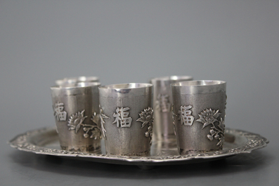 Chinees zilveren presentoir met kopjes, 19e