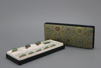 A Chinese jade jewellery group with gold and filigree, 20th C.