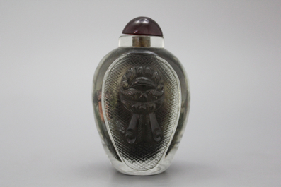 A Chinese snuff bottle, reverse Peking glass painting, 20th C.