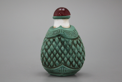 A Chinese snuff bottle, Peking glass, 20th C.
