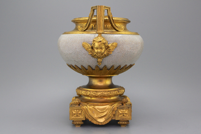 A French ormolu-mounted Chinese crackle bowl, 18/19th C.